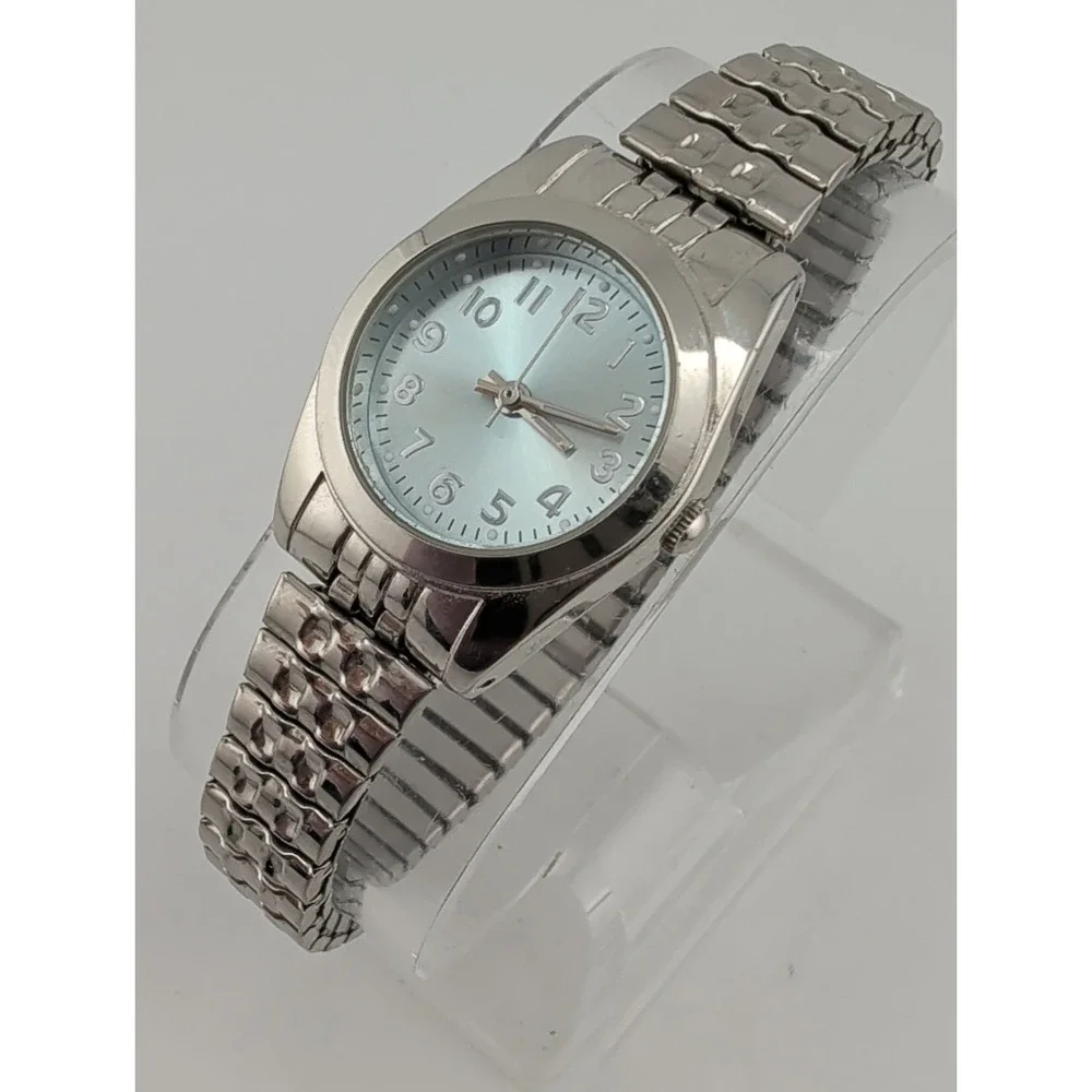 Time & Tru Watch Women 25mm Case Easy Read Dial Silver Stretch Band- New Battery